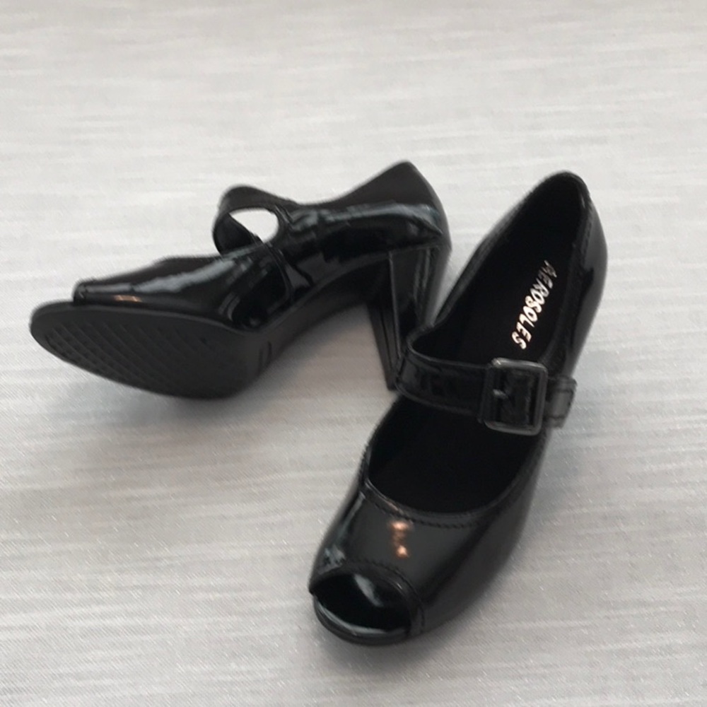 Aerosoles Black heels size 8